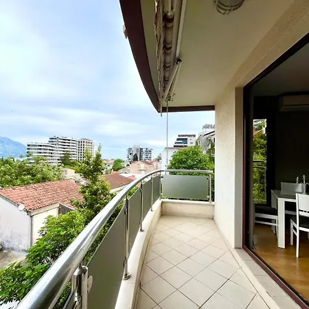 City Center Apartment With Private Parking Budva Exterior photo