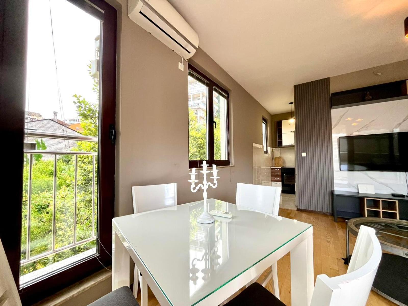 Center With Private Parking Apartment Budva