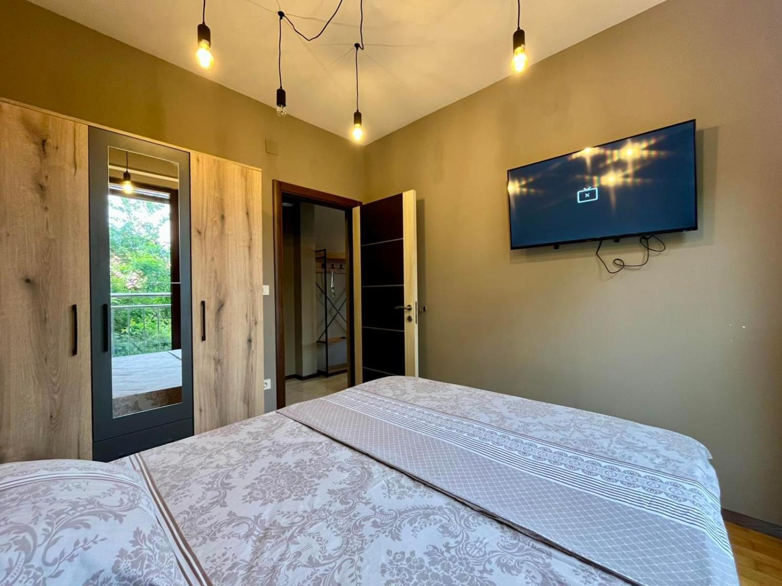 Center With Private Parking Apartment