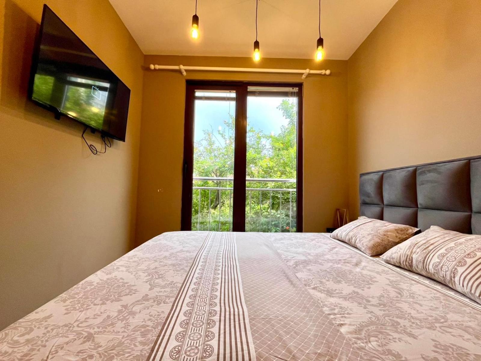 Center With Private Parking Apartment